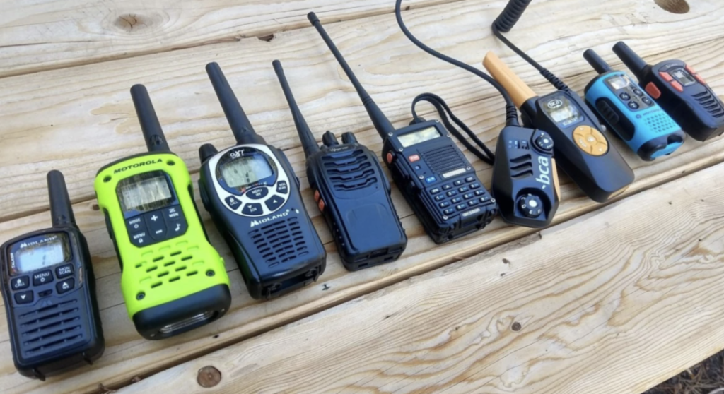 应对自然灾害，个人可以配备哪些应急通信装备