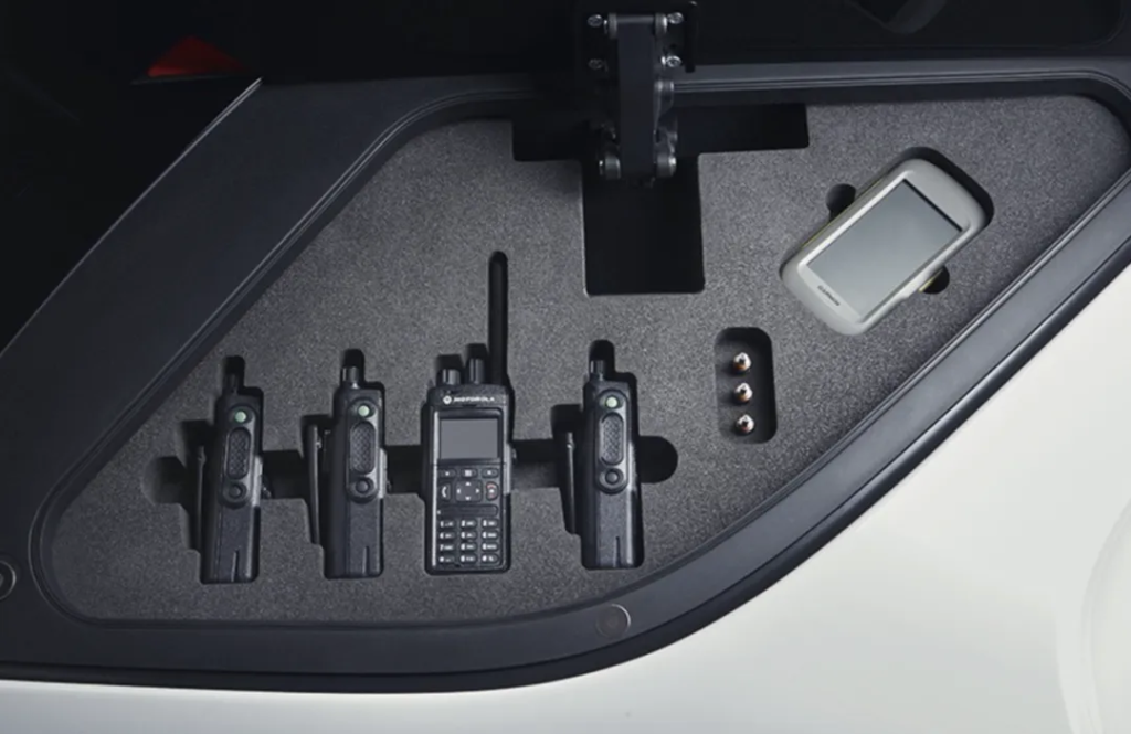 欣赏一下七年前路虎为红十字会设计的无人机救援车