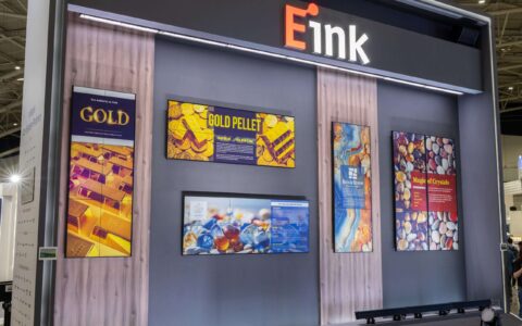 E ink推出一款75英寸高分辨率全彩电子墨水屏，商显市场又迎来新技术