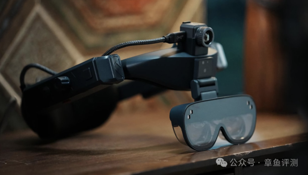 这还是民用AR眼镜吗？军用热成像和声纳探测都配上了。